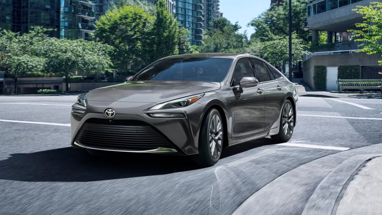 Toyota Mirai Hydrogen Car Begins Real-World Testing in India Under National Green Hydrogen Mission